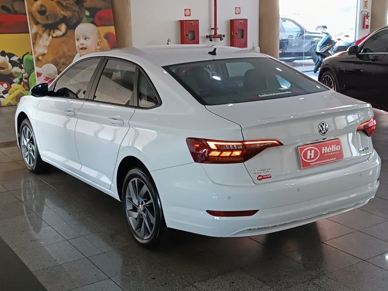 Volkswagen JETTA COMFORTLINE 1.4 TSI 2018 HÉLIO AUTOMÓVEIS LAJEADO / Carros no Vale