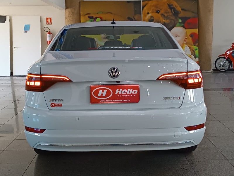 Volkswagen JETTA COMFORTLINE 1.4 TSI 2018 HÉLIO AUTOMÓVEIS LAJEADO / Carros no Vale