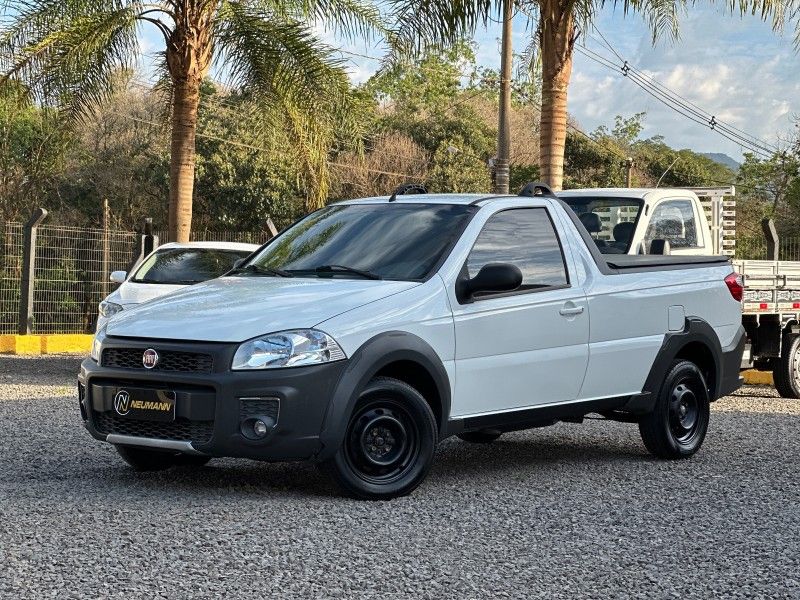 Fiat STRADA C.ESTENDIDA HARD WORKING 1.4 16V 2017 NEUMANN VEÍCULOS ARROIO DO MEIO / Carros no Vale