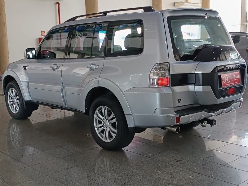 Mitsubishi PAJERO FULL HPE 3.2 3D 2016 HÉLIO AUTOMÓVEIS LAJEADO / Carros no Vale