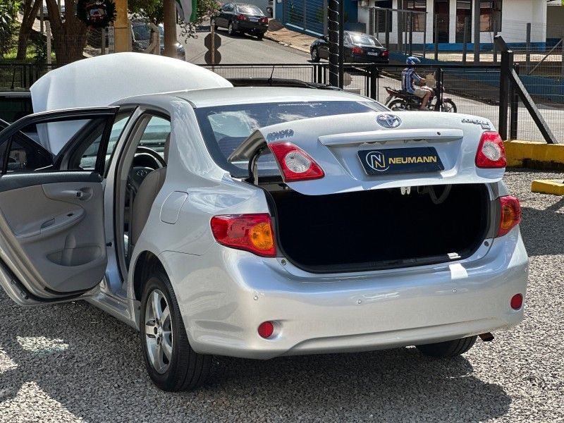 Toyota COROLLA XLi 1.8 16V 2011 NEUMANN VEÍCULOS ARROIO DO MEIO / Carros no Vale