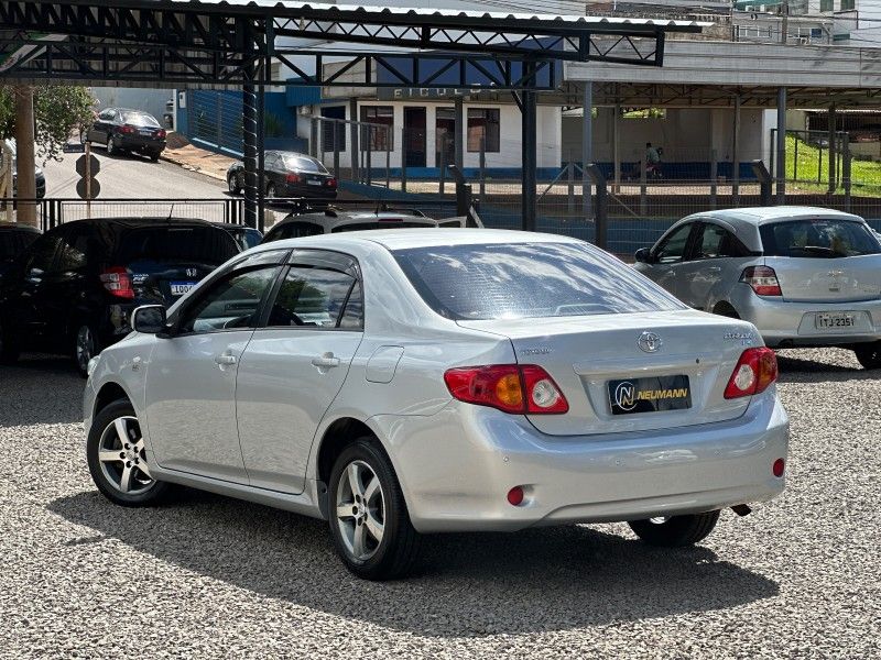 Toyota COROLLA XLi 1.8 16V 2011 NEUMANN VEÍCULOS ARROIO DO MEIO / Carros no Vale