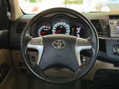 Toyota HILUX SW4 3.0 TB 16V 2015 NEUMANN VEÍCULOS ARROIO DO MEIO / Carros no Vale