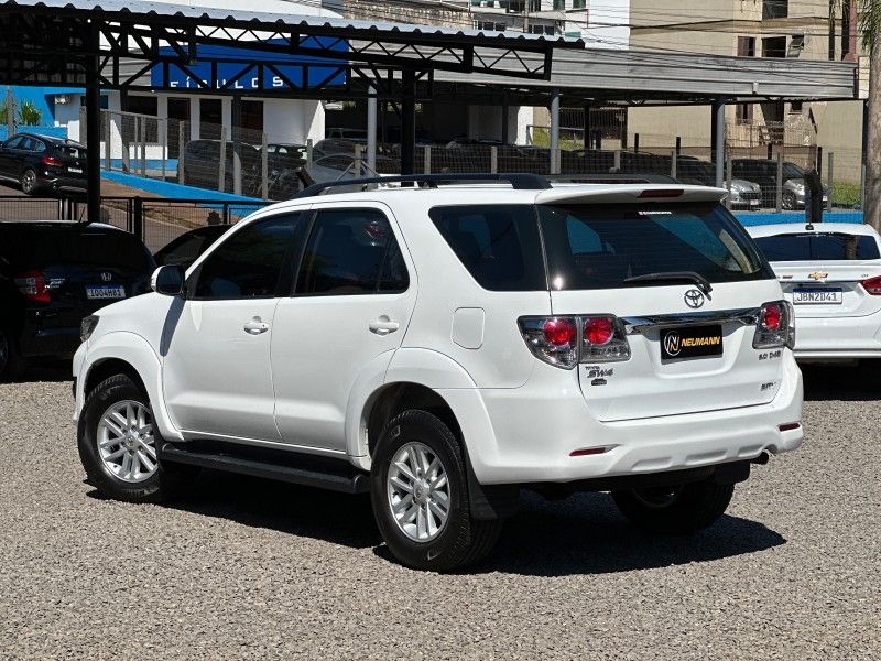 Toyota HILUX SW4 3.0 TB 16V 2015 NEUMANN VEÍCULOS ARROIO DO MEIO / Carros no Vale