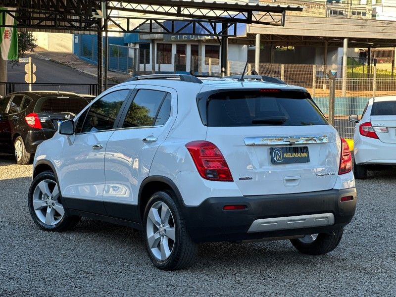 Chevrolet TRACKER LTZ 1.8 ECOTEC 16V 2014 NEUMANN VEÍCULOS ARROIO DO MEIO / Carros no Vale