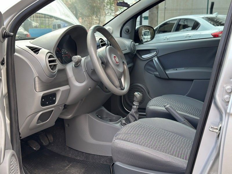 Fiat PALIO ATTRACTIVE 1.4 16V 2014 NEUMANN VEÍCULOS ARROIO DO MEIO / Carros no Vale