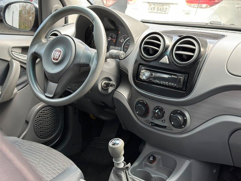 Fiat PALIO ATTRACTIVE 1.4 16V 2014 NEUMANN VEÍCULOS ARROIO DO MEIO / Carros no Vale