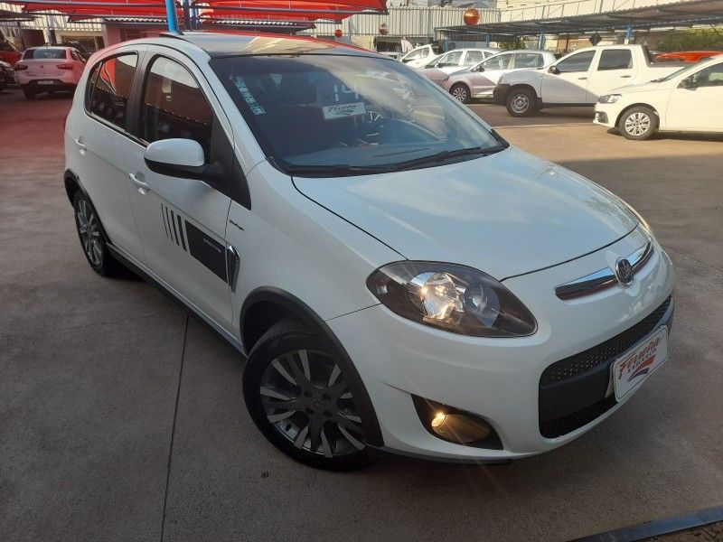 Fiat PALIO SPORTING 1.6 2014 FERREIRA VEÍCULOS VENÂNCIO AIRES / Carros no Vale