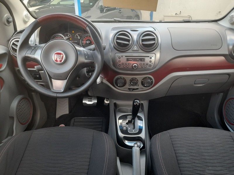 Fiat PALIO SPORTING 1.6 2014 FERREIRA VEÍCULOS VENÂNCIO AIRES / Carros no Vale