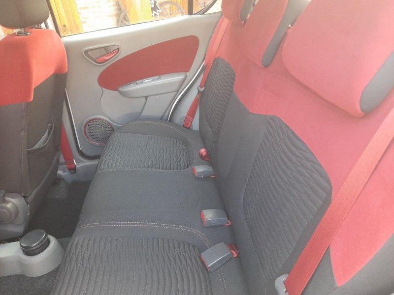 Fiat PALIO SPORTING 1.6 2014 FERREIRA VEÍCULOS VENÂNCIO AIRES / Carros no Vale