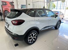 Renault Captur 1.6 16v Sce Intense X-tronic 2018/2018 COVEL VEICULOS ENCANTADO / Carros no Vale