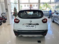 Renault Captur 1.6 16v Sce Intense X-tronic 2018/2018 COVEL VEICULOS ENCANTADO / Carros no Vale