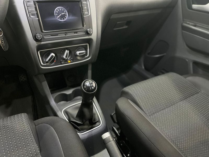 Volkswagen Fox Connect 1.6 Mb 2018/2019 SIM AUTOMÓVEIS ROLANTE / Carros no Vale