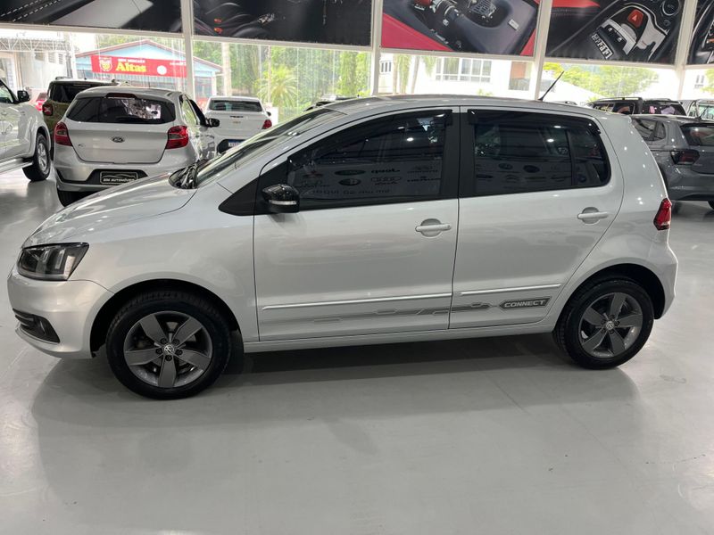 Volkswagen Fox Connect 1.6 Mb 2018/2019 SIM AUTOMÓVEIS ROLANTE / Carros no Vale