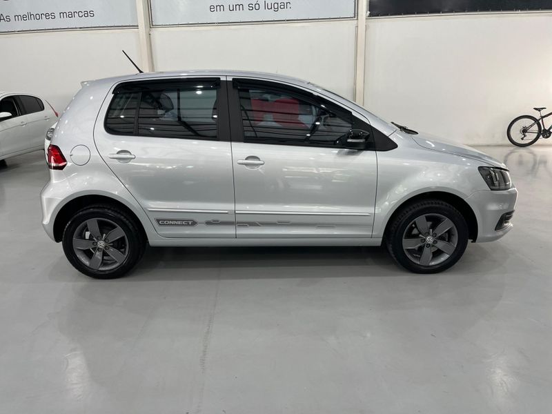 Volkswagen Fox Connect 1.6 Mb 2018/2019 SIM AUTOMÓVEIS ROLANTE / Carros no Vale