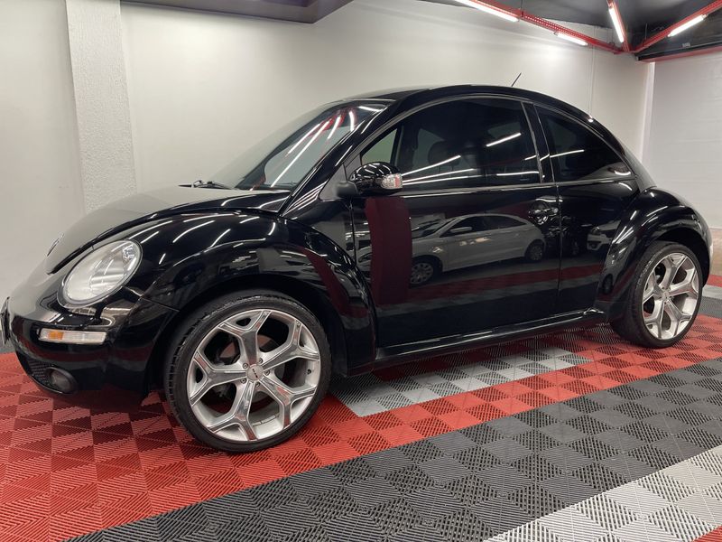 VOLKSWAGEN New Beetle 2.0 Mi Mec./. 2008/2009 CIRNE AUTOMÓVEIS SANTA MARIA / Carros no Vale