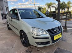 VOLKSWAGEN Polo Sedan 1.6 Mi Total 8V 2009/2010 ATUAL VEÍCULOS VISTA ALEGRE DO PRATA / Carros no Vale