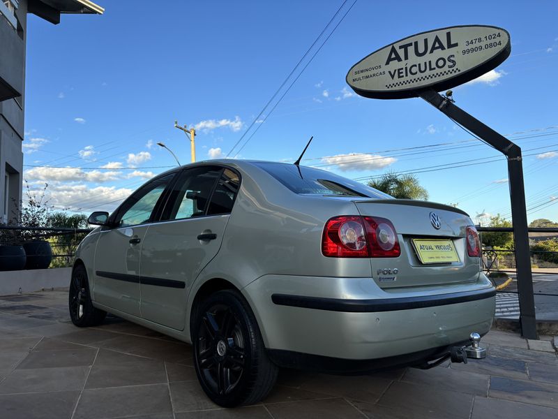 VOLKSWAGEN Polo Sedan 1.6 Mi Total 8V 2009/2010 ATUAL VEÍCULOS VISTA ALEGRE DO PRATA / Carros no Vale