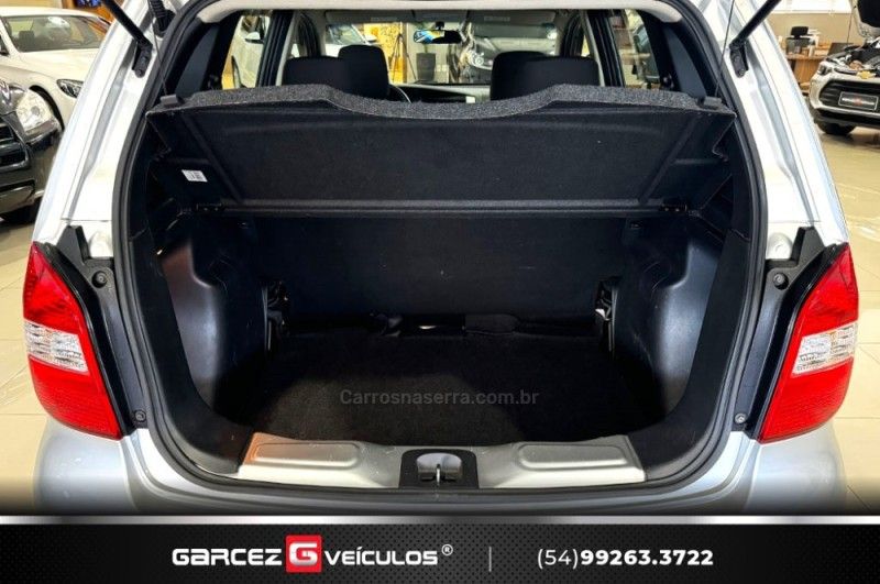 NISSAN LIVINA 1.8 S 16V 2013/2013 GARCEZ VEÍCULOS BENTO GONÇALVES / Carros no Vale