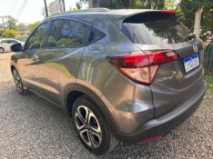 HONDA HR-V 1.8 16V TOURING /2018 MENEGHINI VEÍCULOS ARROIO DO MEIO / Carros no Vale