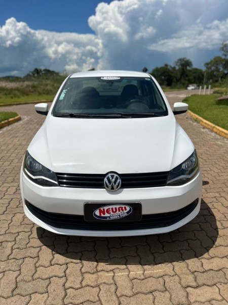 VOLKSWAGEN VOYAGE 1.0 CITY MI 8V 2014 2013/2014 NEURI VEÍCULOS LAJEADO / Carros no Vale