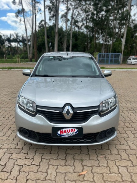 RENAULT SANDEIRO /2015 NEURI VEÍCULOS LAJEADO / Carros no Vale