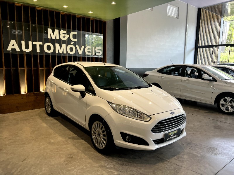 FORD FIESTA 1.6 TITANIUM 2013/2014 M&C AUTOMÓVEIS CAXIAS DO SUL / Carros no Vale