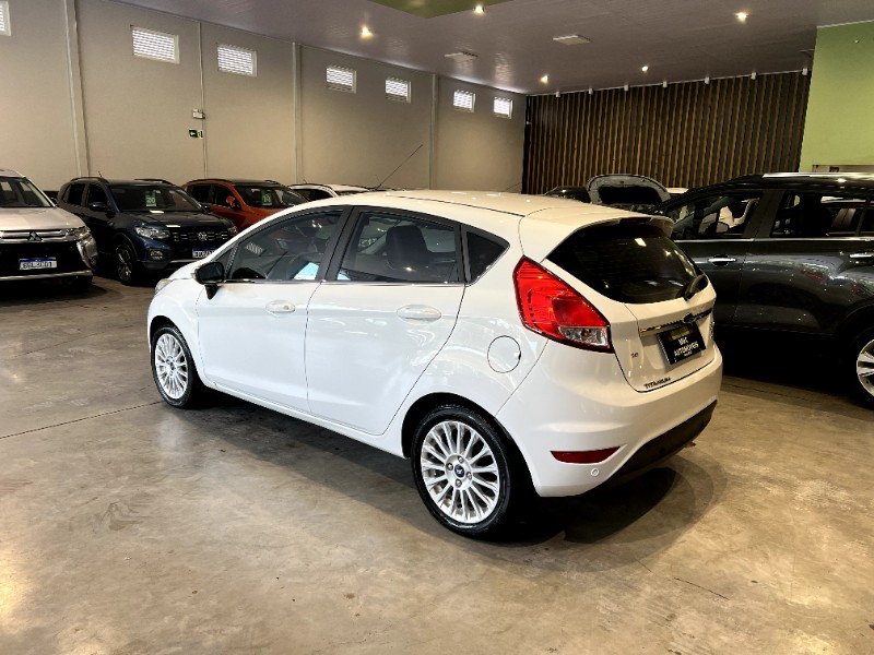 FORD FIESTA 1.6 TITANIUM 2013/2014 M&C AUTOMÓVEIS CAXIAS DO SUL / Carros no Vale