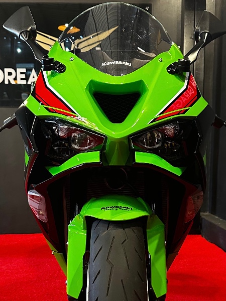 KAWASAKI NINJA ZX 6R 636CC 2025/2025 EXCLUSIVO VEÍCULOS SANTA CRUZ DO SUL / Carros no Vale