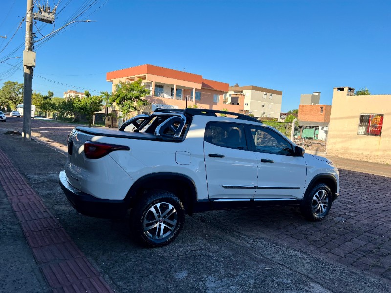 FIAT TORO 1.8 16V EVO FLEX FREEDOM AT6 2016/2017 AR MULTIMARCAS VENÂNCIO AIRES / Carros no Vale