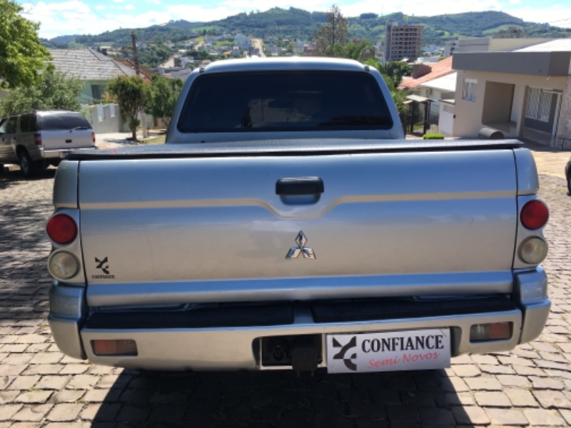 MITSUBISHI L200 2.5 SPORT HPE 4X4 8V 2005/2005 COMPLETO VEÍCULOS GUAPORÉ / Carros no Vale