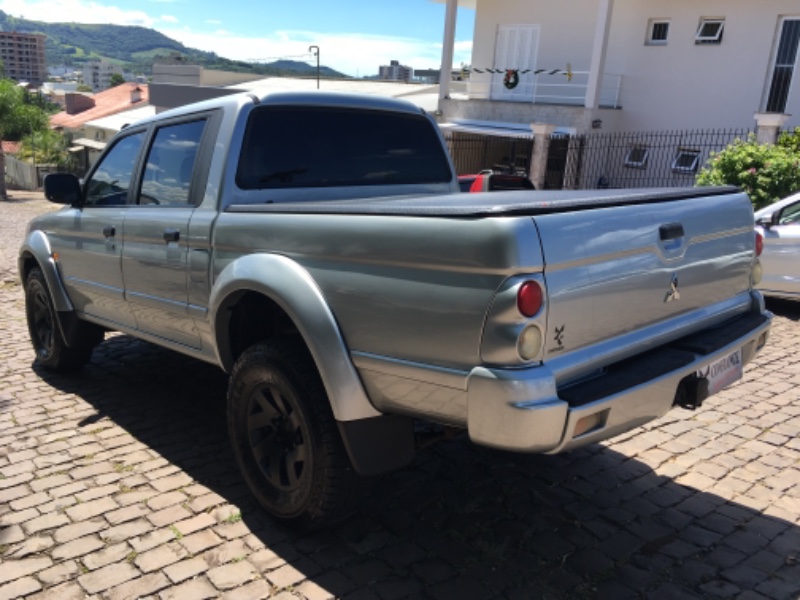 MITSUBISHI L200 2.5 SPORT HPE 4X4 8V 2005/2005 COMPLETO VEÍCULOS GUAPORÉ / Carros no Vale