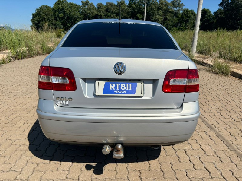 VOLKSWAGEN POLO SEDAN /2006 RT 811 VEÍCULOS ARROIO DO MEIO / Carros no Vale