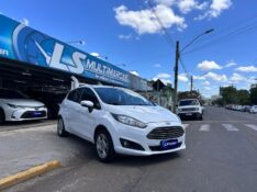 FORD NEW FIESTA 1.6 16V FLEX MEC 5P 2016/2016 LS MULTIMARCAS VENÂNCIO AIRES / Carros no Vale