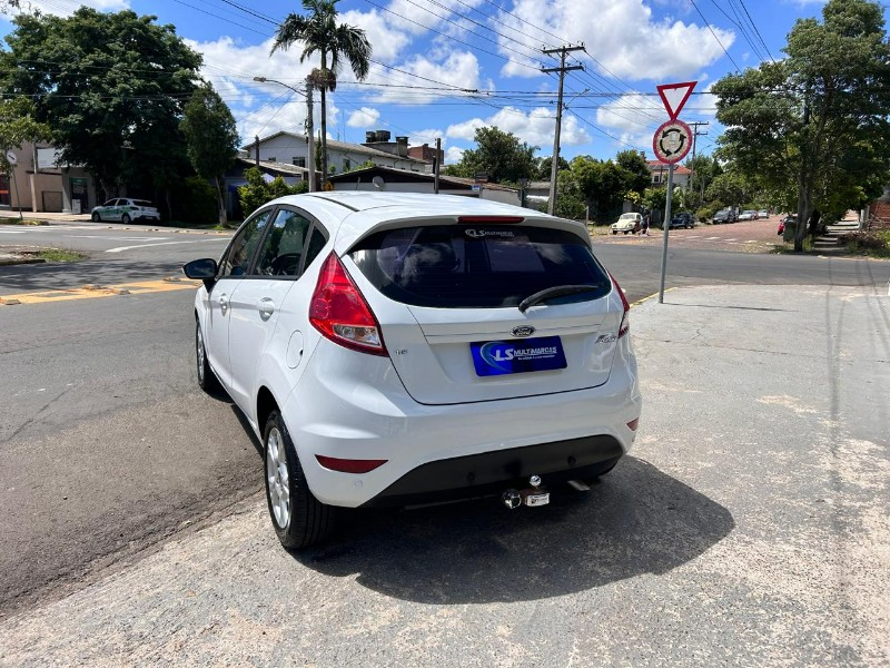 FORD NEW FIESTA 1.6 16V FLEX MEC 5P 2016/2016 LS MULTIMARCAS VENÂNCIO AIRES / Carros no Vale