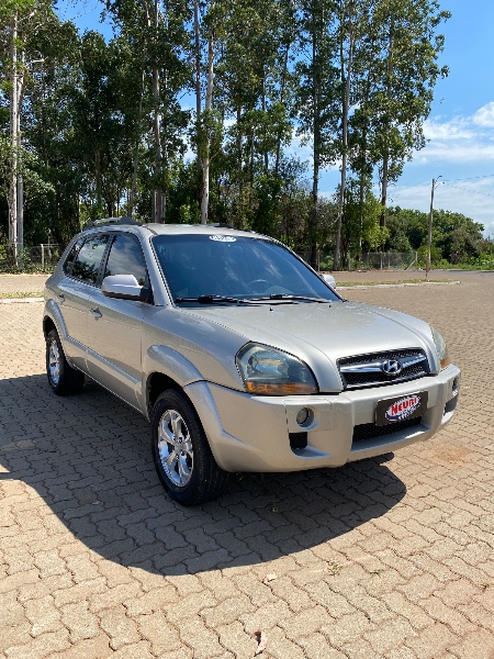 HYUNDAI TUCSON GLS 2.0 16V AUT. 2012/2013 NEURI VEÍCULOS LAJEADO / Carros no Vale