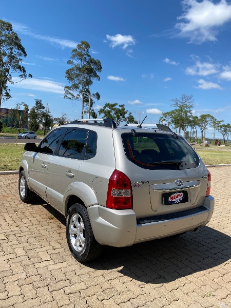 HYUNDAI TUCSON GLS 2.0 16V AUT. 2012/2013 NEURI VEÍCULOS LAJEADO / Carros no Vale