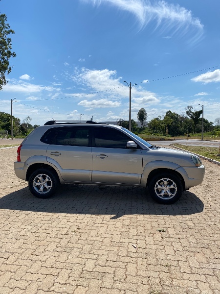 HYUNDAI TUCSON GLS 2.0 16V AUT. 2012/2013 NEURI VEÍCULOS LAJEADO / Carros no Vale