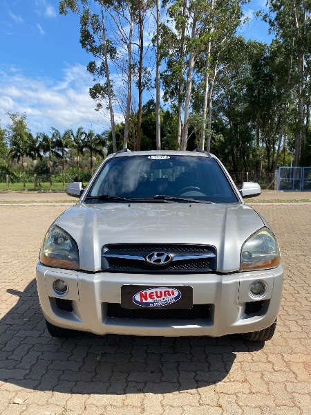 HYUNDAI TUCSON GLS 2.0 16V AUT. 2012/2013 NEURI VEÍCULOS LAJEADO / Carros no Vale