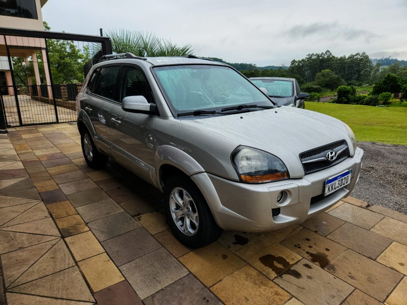 HYUNDAI TUCSON GLS 2.7 V6 2008/2009 TS VEÍCULOS ANTA GORDA / Carros no Vale