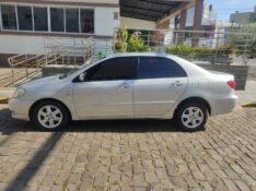 TOYOTA COROLLA SEG 1.8 2002/2003 ALTERNATIVA VEÍCULOS LAJEADO / Carros no Vale