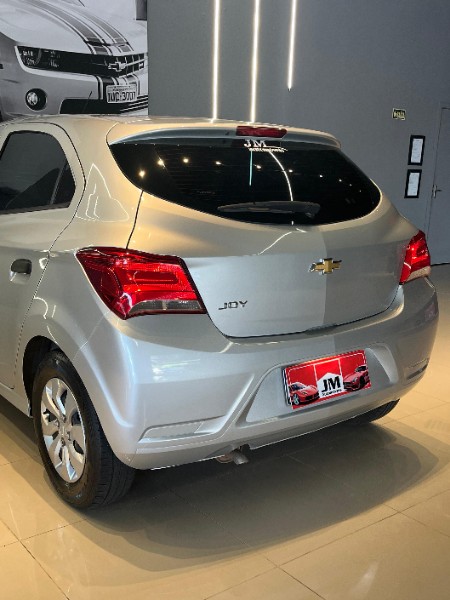 CHEVROLET ONIX HATCH JOY 1.0 8V FLEX 5P MEC. 2019/2020 JM AUTOMÓVEIS VENÂNCIO AIRES / Carros no Vale