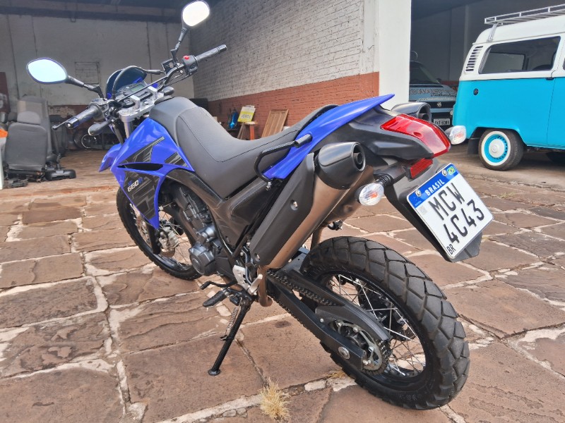 YAMAHA XT 660 R 2005/2005 SCHAEFER AUTOMÓVEIS TEUTÔNIA / Carros no Vale