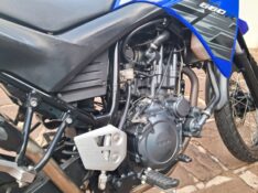 YAMAHA XT 660 R 2005/2005 SCHAEFER AUTOMÓVEIS TEUTÔNIA / Carros no Vale