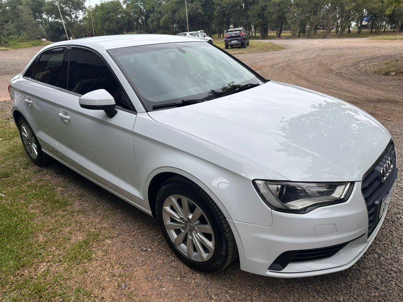 AUDI A3 SEDAN /2015 MENEGHINI VEÍCULOS ARROIO DO MEIO / Carros no Vale