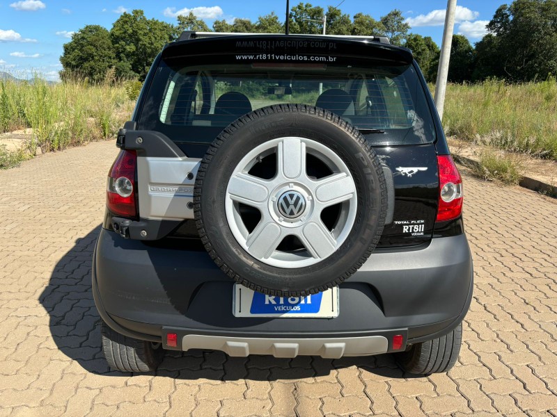 VOLKSWAGEN CROSSFOX 1.6 /2009 RT 811 VEÍCULOS ARROIO DO MEIO / Carros no Vale