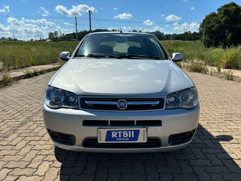 FIAT PALIO FIRE 1.0 /2013 RT 811 VEÍCULOS ARROIO DO MEIO / Carros no Vale