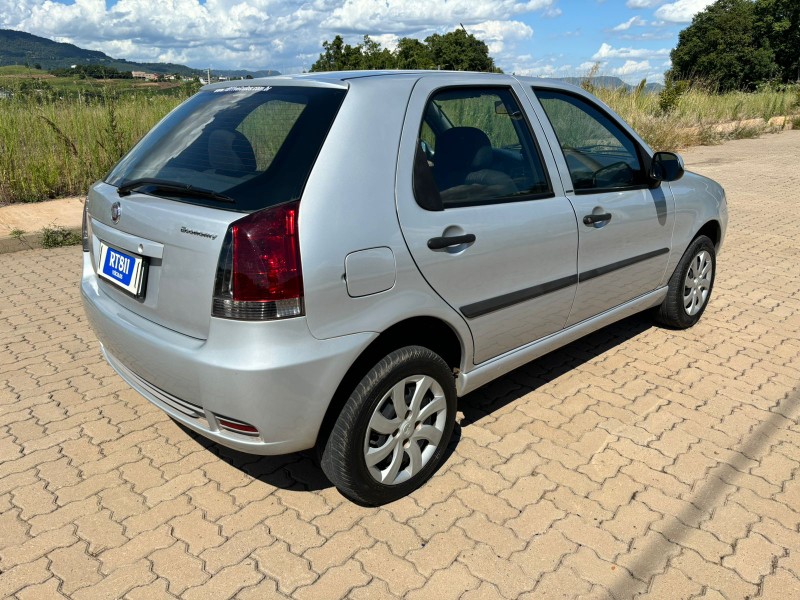 FIAT PALIO FIRE 1.0 /2013 RT 811 VEÍCULOS ARROIO DO MEIO / Carros no Vale