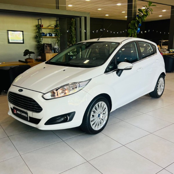 FORD FIESTA 1.6 TITANIUM HATCH 16V FLEX 4P AUTOMÁTICO 2014/2014 JOÃO CARROS MULTIMARCAS GUAPORÉ / Carros no Vale