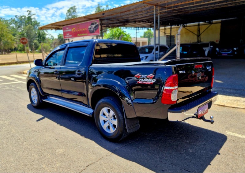 TOYOTA HILUX 3.0 SRV 4X4 CD 16V TURBO INTERCOOLER DIESEL 4P AUTOMÁTICO 2013/2013 CRUZEIRO MULTIMARCAS CRUZEIRO DO SUL / Carros no Vale